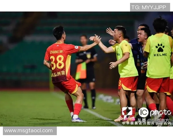 南京足球队在亚运会上的精彩表现与实力分析 南京足球队在亚运会上的精彩表现与实力分析