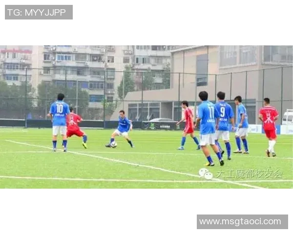 重庆足球队耐力表现创新高引发广泛关注与讨论