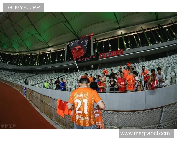 深圳篮球队团队协作引发热议球迷对战术配合产生不同看法