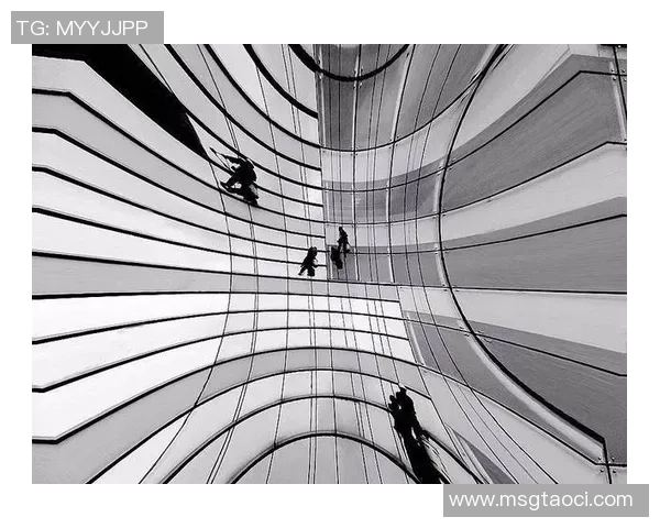 篮球明星与足球明星的腹肌对比探讨谁的更具魅力与力量 篮球明星与足球明星的腹肌对比探讨谁的更具魅力与力量